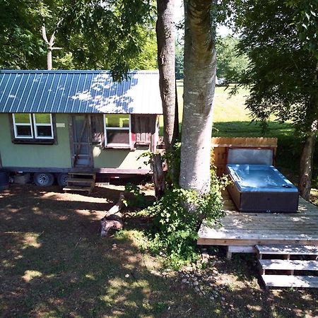 Creekwalk Inn Bed And Breakfast With Cabins Cosby Extérieur photo