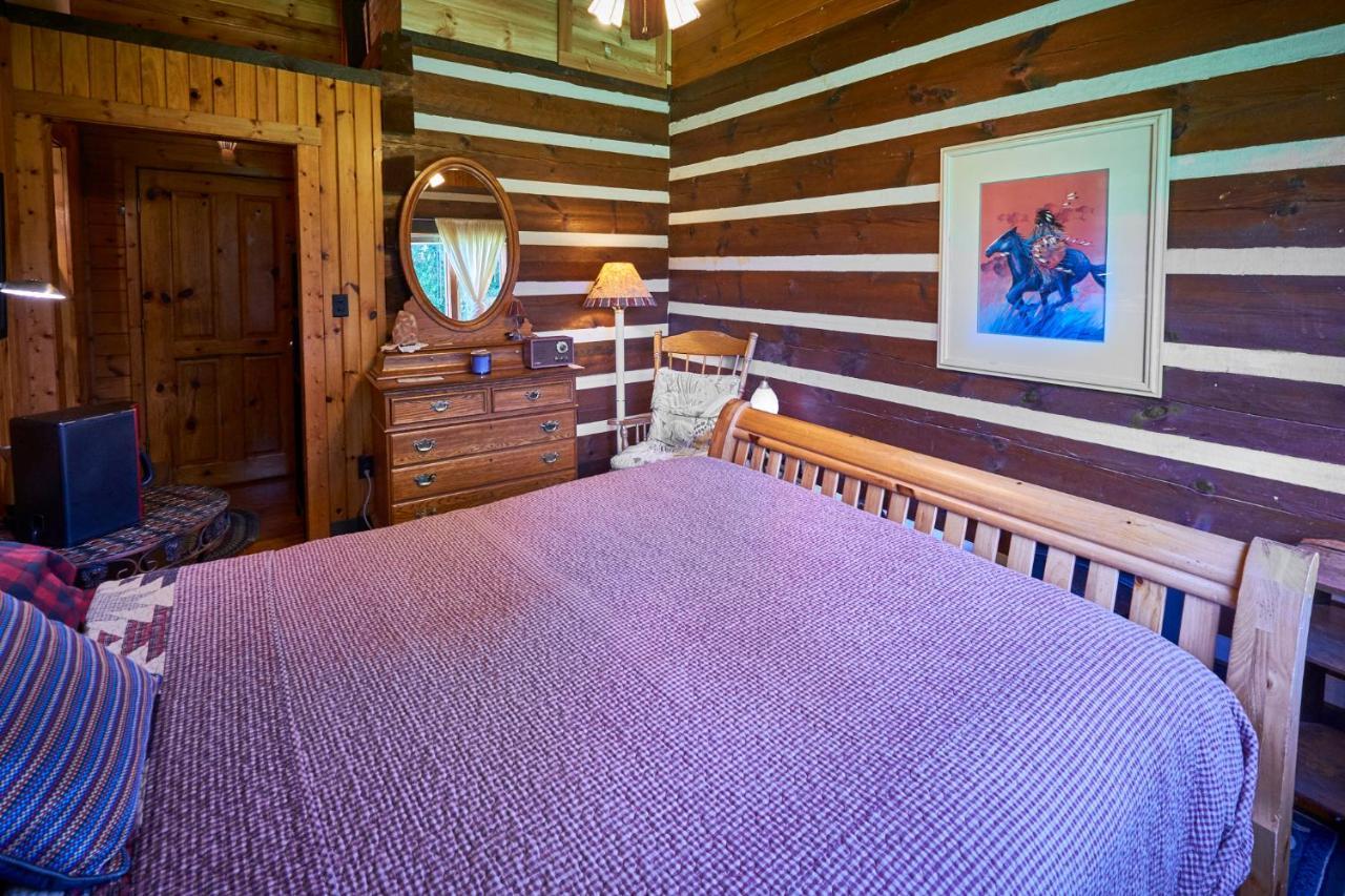 Creekwalk Inn Bed And Breakfast With Cabins Cosby Extérieur photo