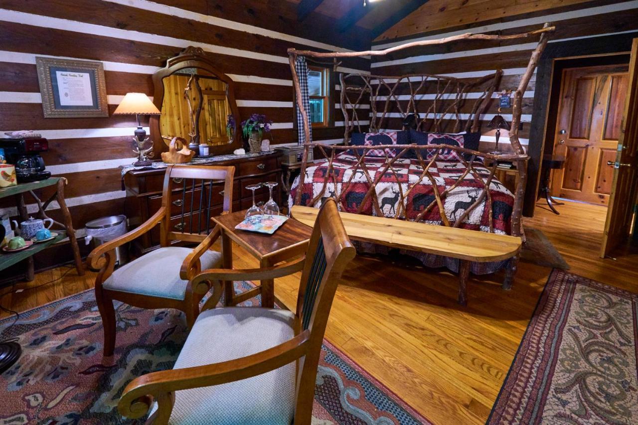 Creekwalk Inn Bed And Breakfast With Cabins Cosby Extérieur photo