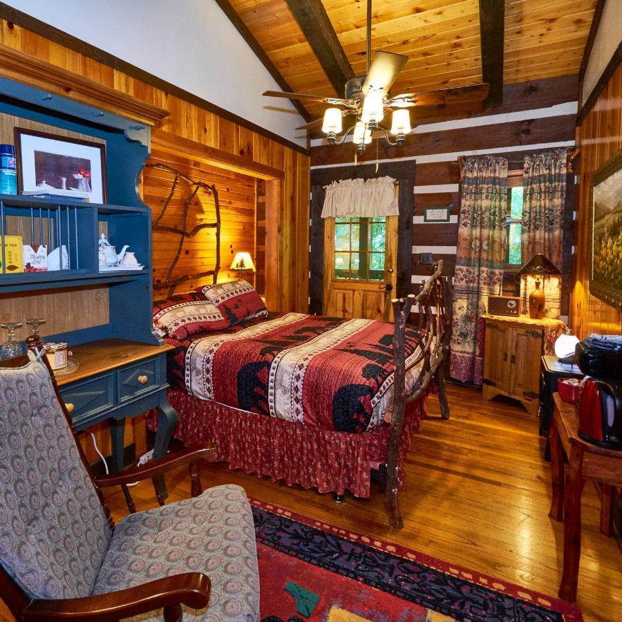 Creekwalk Inn Bed And Breakfast With Cabins Cosby Extérieur photo