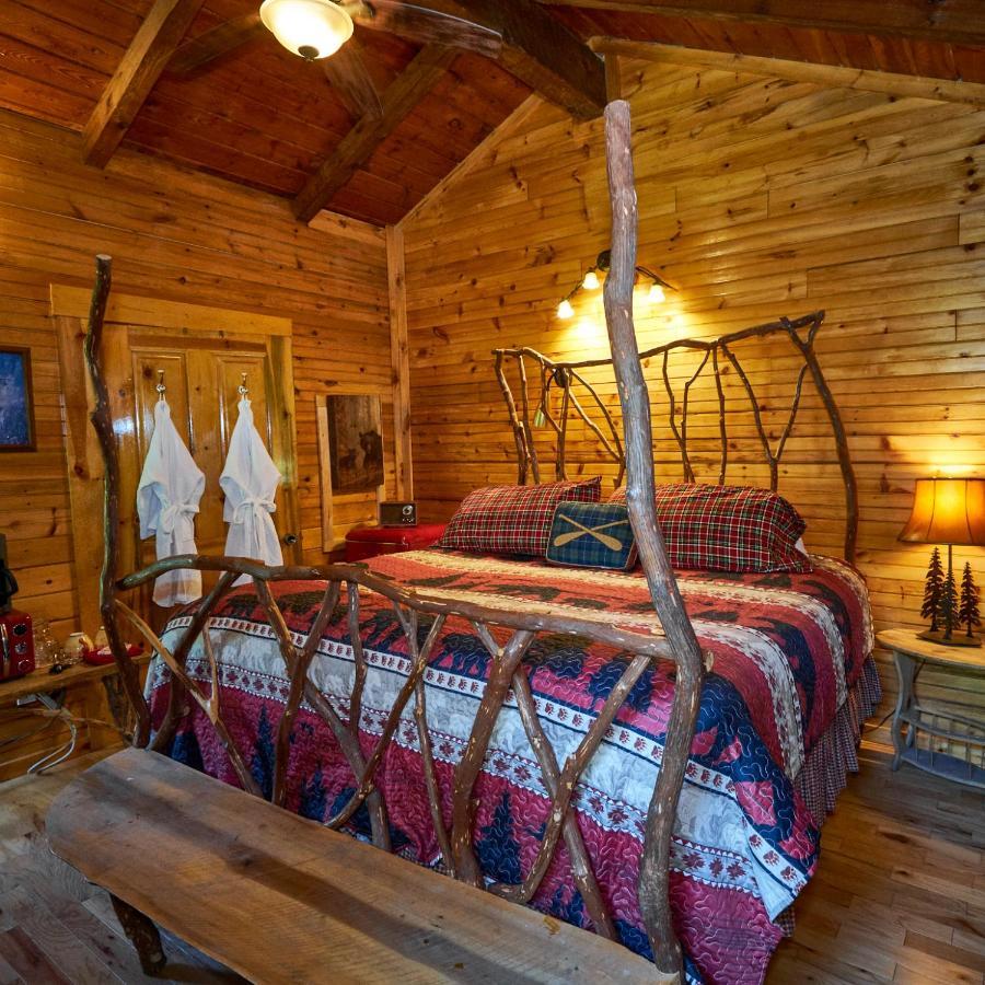 Creekwalk Inn Bed And Breakfast With Cabins Cosby Extérieur photo