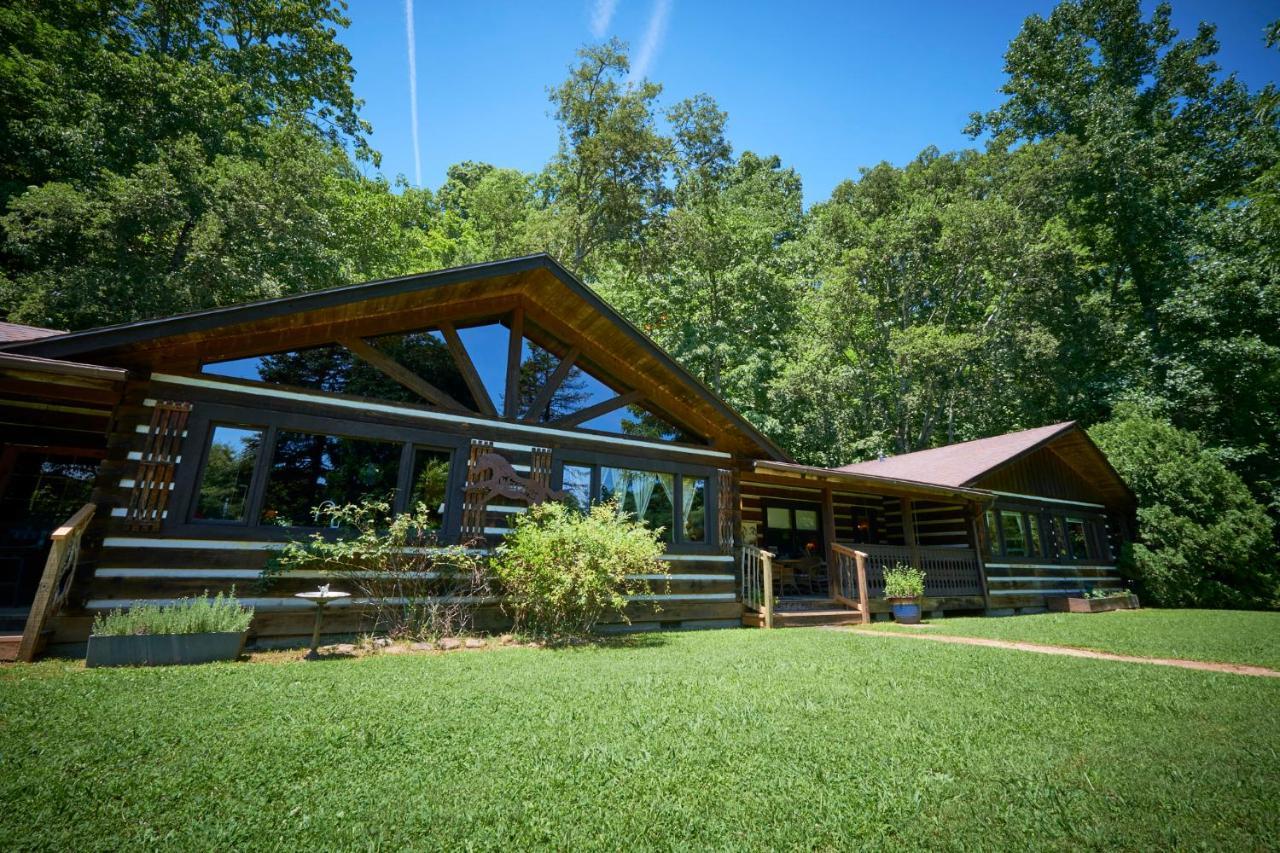 Creekwalk Inn Bed And Breakfast With Cabins Cosby Extérieur photo