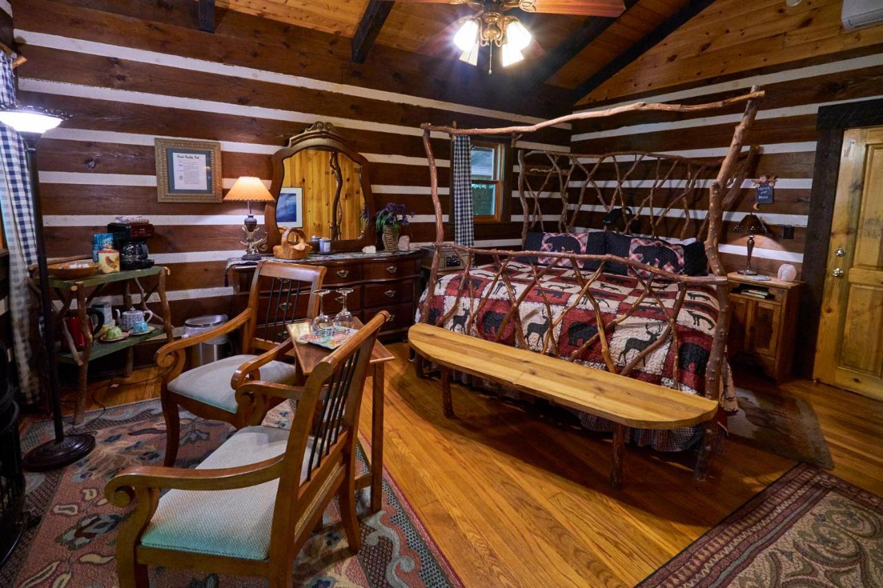 Creekwalk Inn Bed And Breakfast With Cabins Cosby Extérieur photo