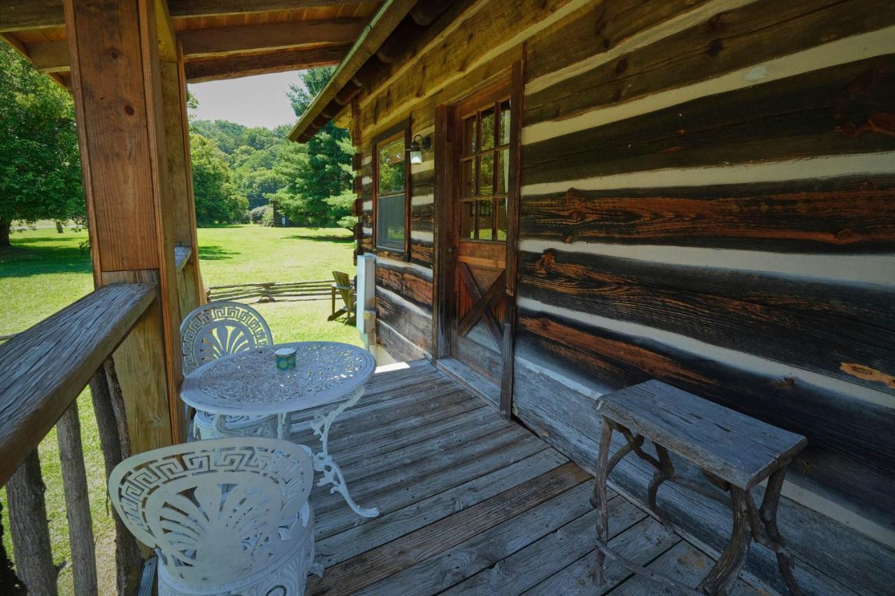 Creekwalk Inn Bed And Breakfast With Cabins Cosby Extérieur photo