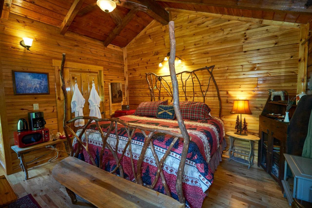 Creekwalk Inn Bed And Breakfast With Cabins Cosby Extérieur photo