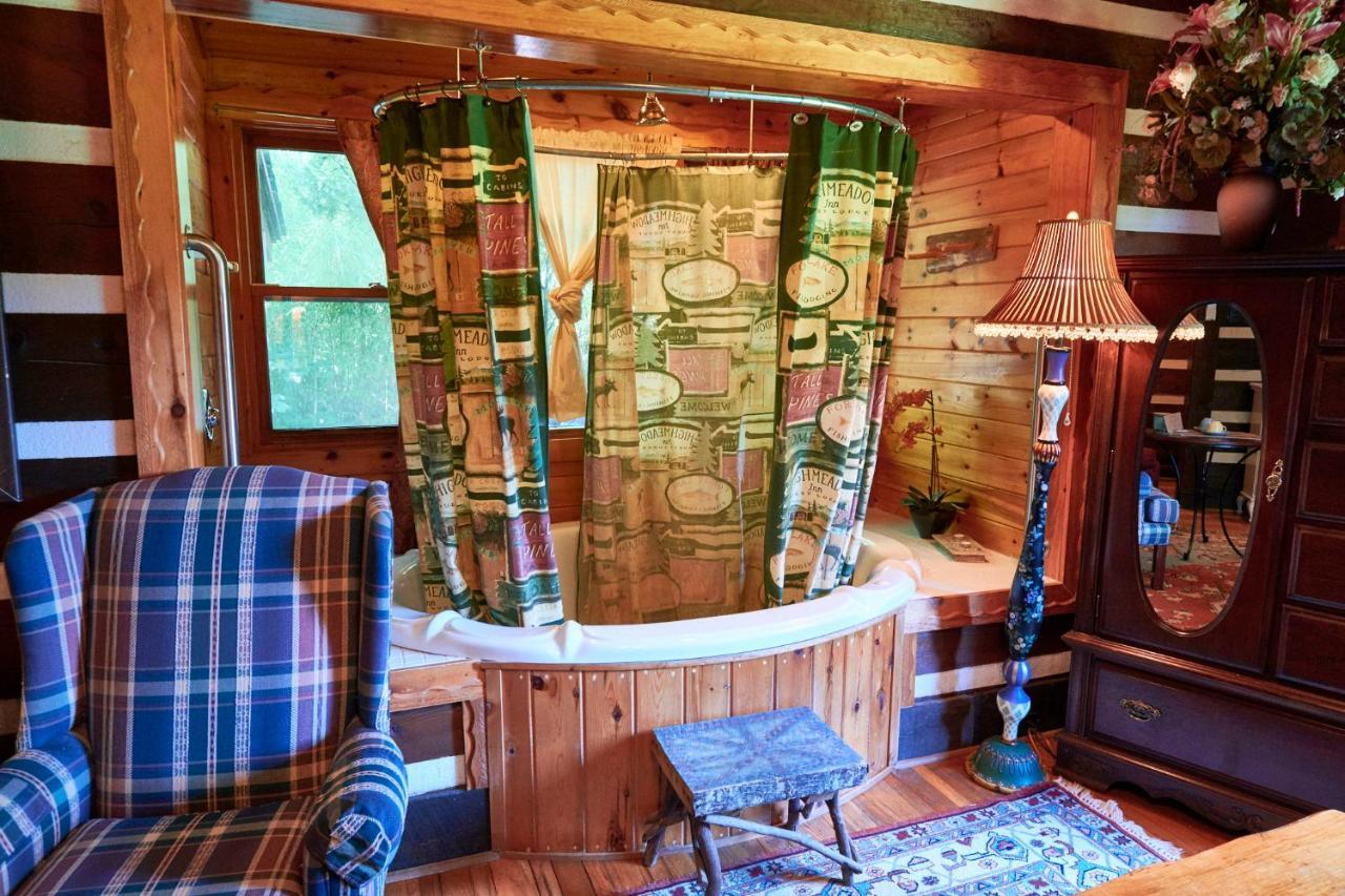 Creekwalk Inn Bed And Breakfast With Cabins Cosby Extérieur photo