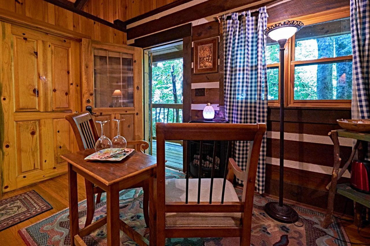 Creekwalk Inn Bed And Breakfast With Cabins Cosby Extérieur photo
