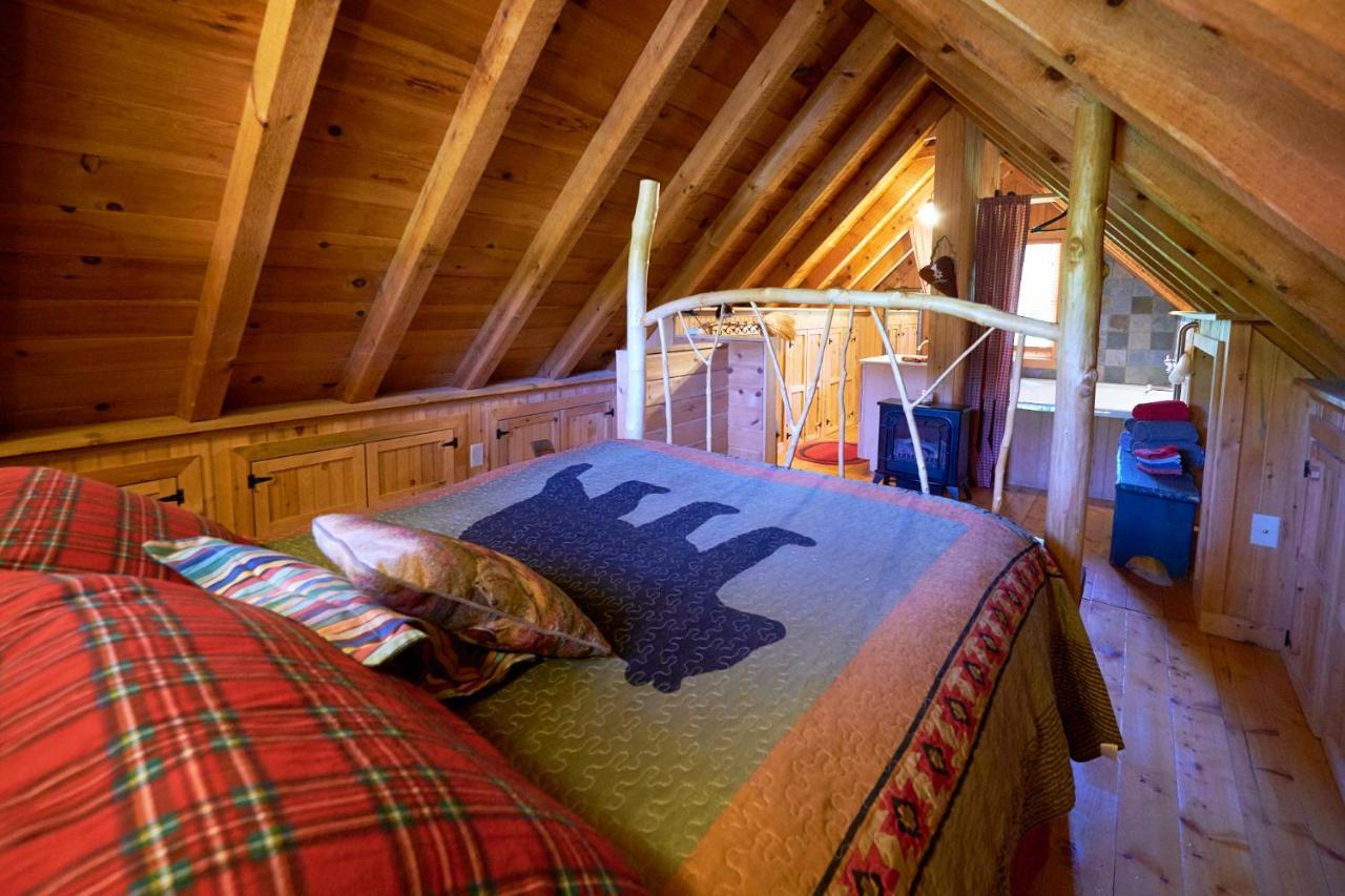Creekwalk Inn Bed And Breakfast With Cabins Cosby Extérieur photo