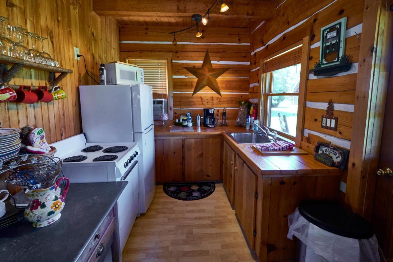 Creekwalk Inn Bed And Breakfast With Cabins Cosby Extérieur photo