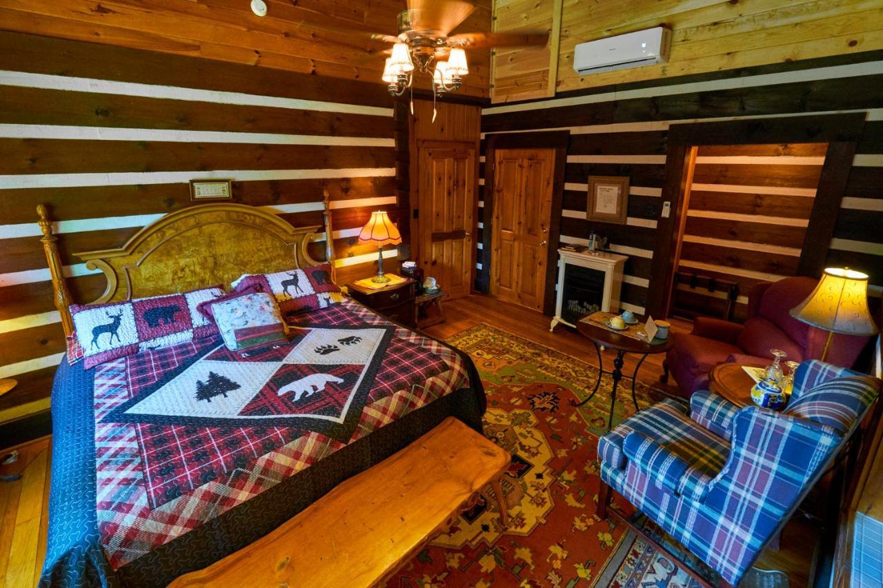 Creekwalk Inn Bed And Breakfast With Cabins Cosby Extérieur photo